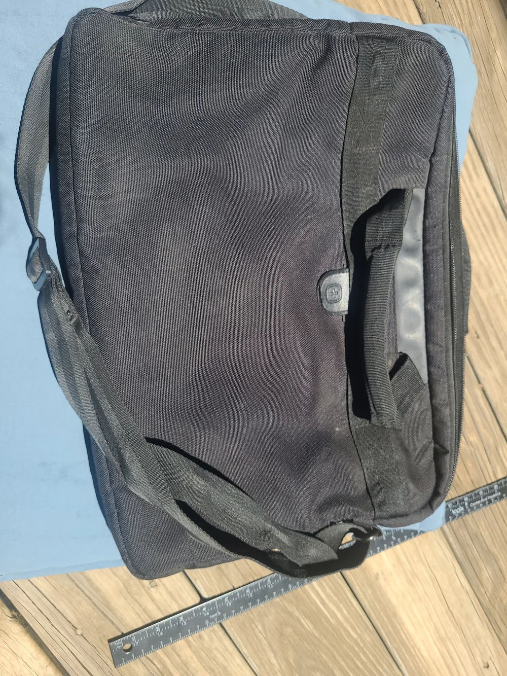 Swiss Gear SA8733 Black TSA Friendly ScanSmart Laptop Messenger Bag